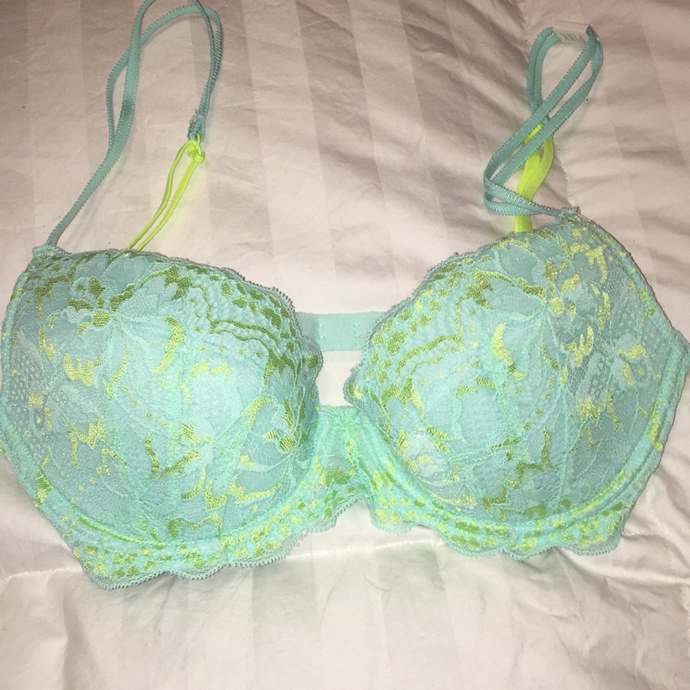 NWT Victorias Secret Pink lightly lined demi bra